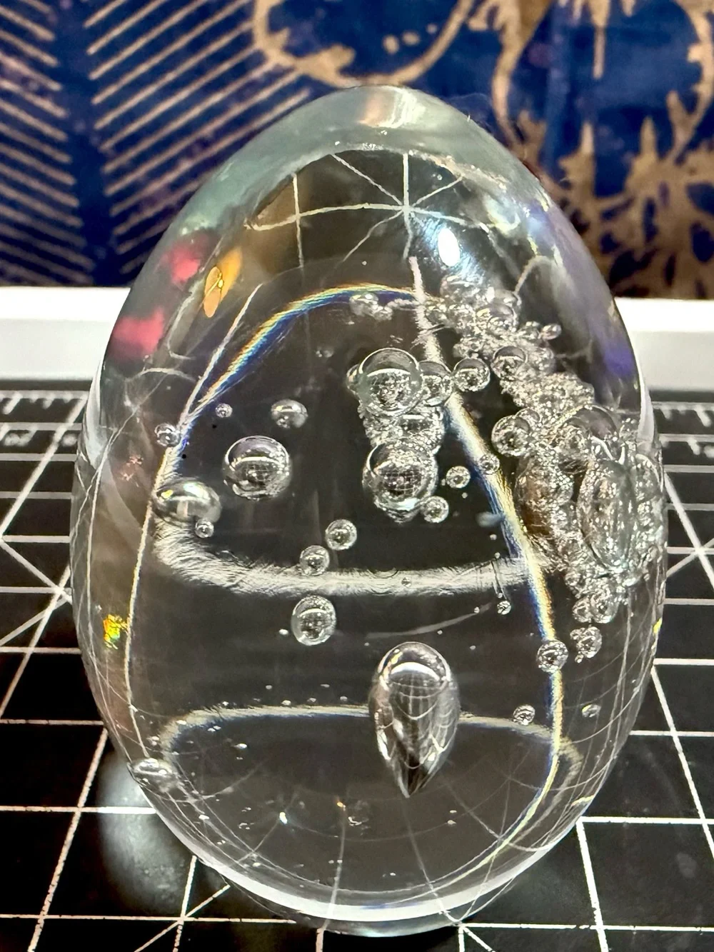 Vintage Hand Blown Art Glass Egg Paperweight Clear Bullicante Bubbles